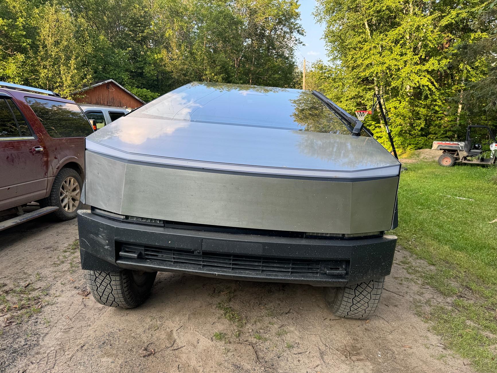 Tesla Cybertruck Off roading & full sending = amazing IMG_1276