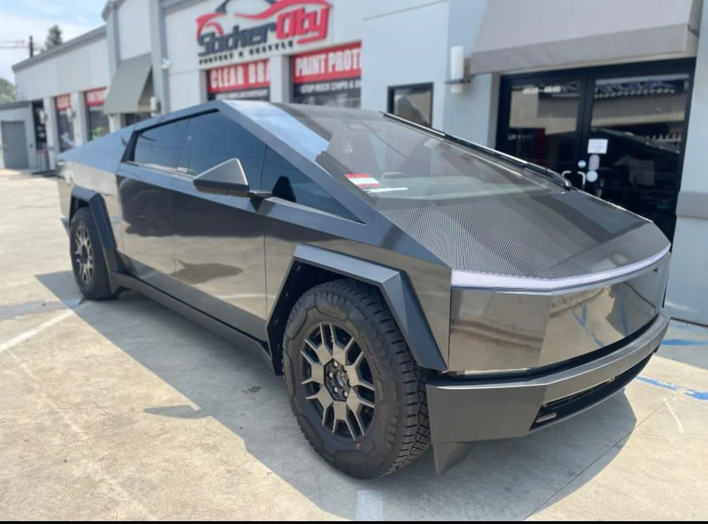 Tesla Cybertruck Black ppf (glossy or satin???) carbon fiber ppf option