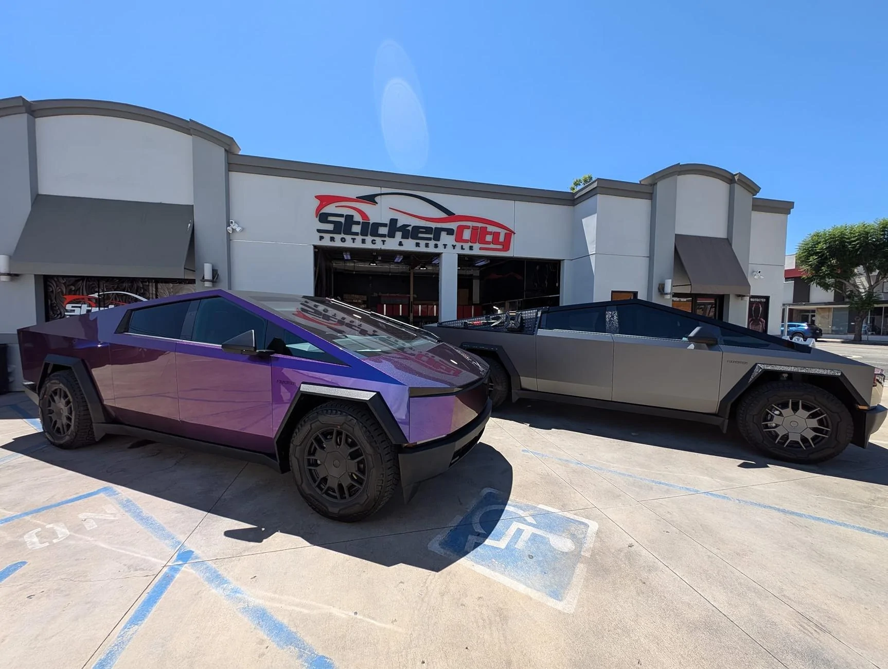 Tesla Cybertruck Happiest Color for a Cybertruck! Fun and magical together Cybertuck