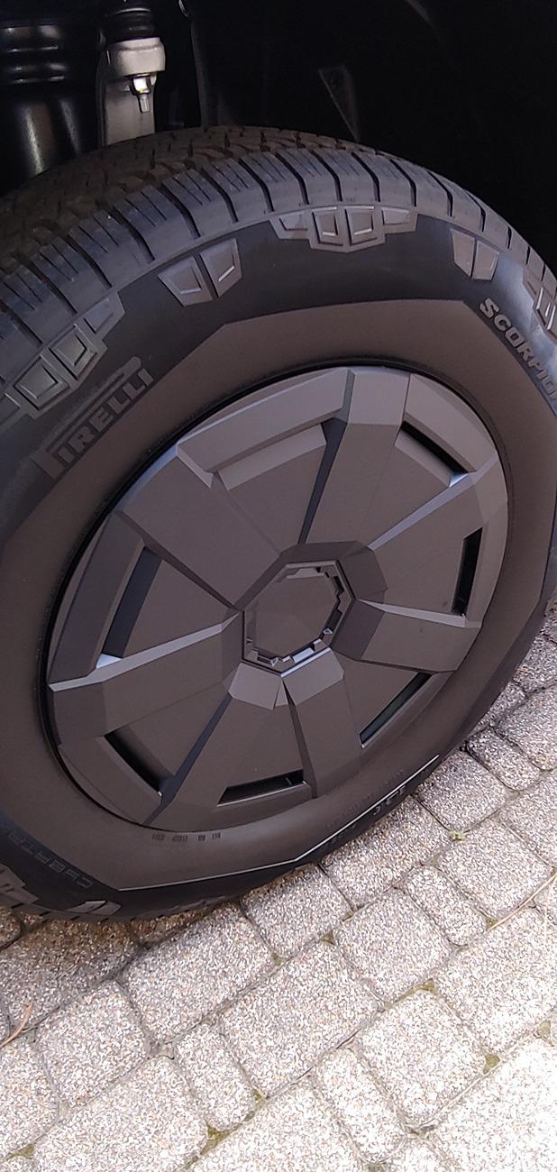 Tesla Cybertruck Where da all season tires at? 20240816_120627