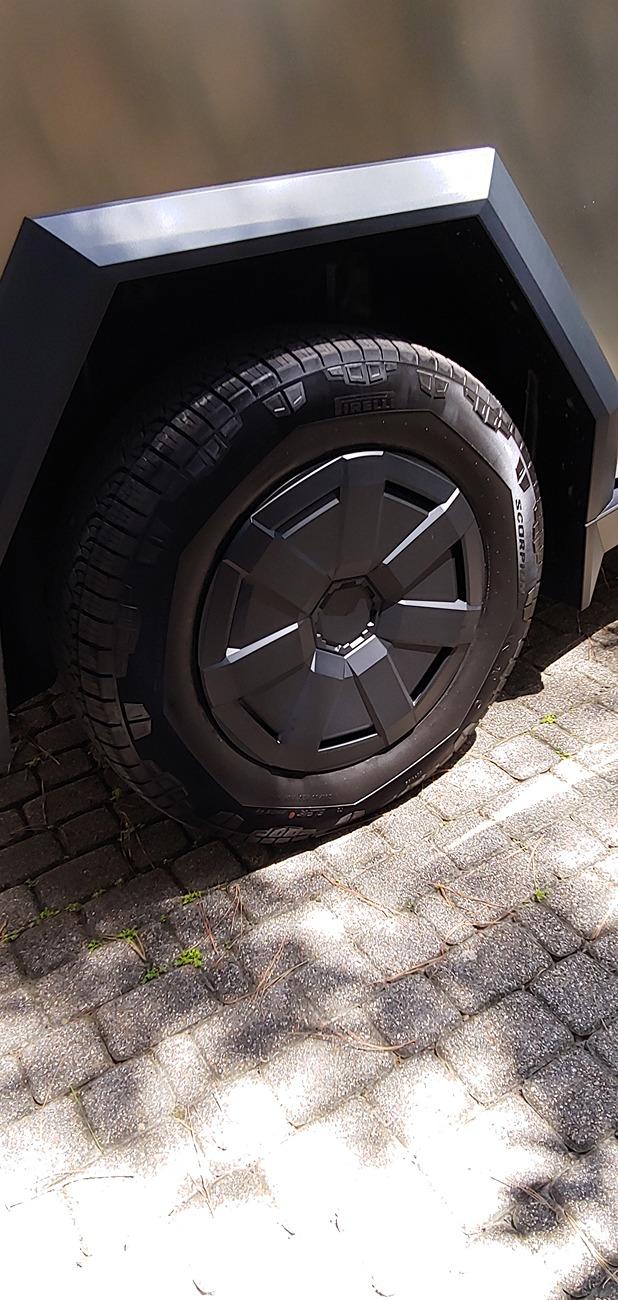 Tesla Cybertruck Where da all season tires at? 20240816_120441