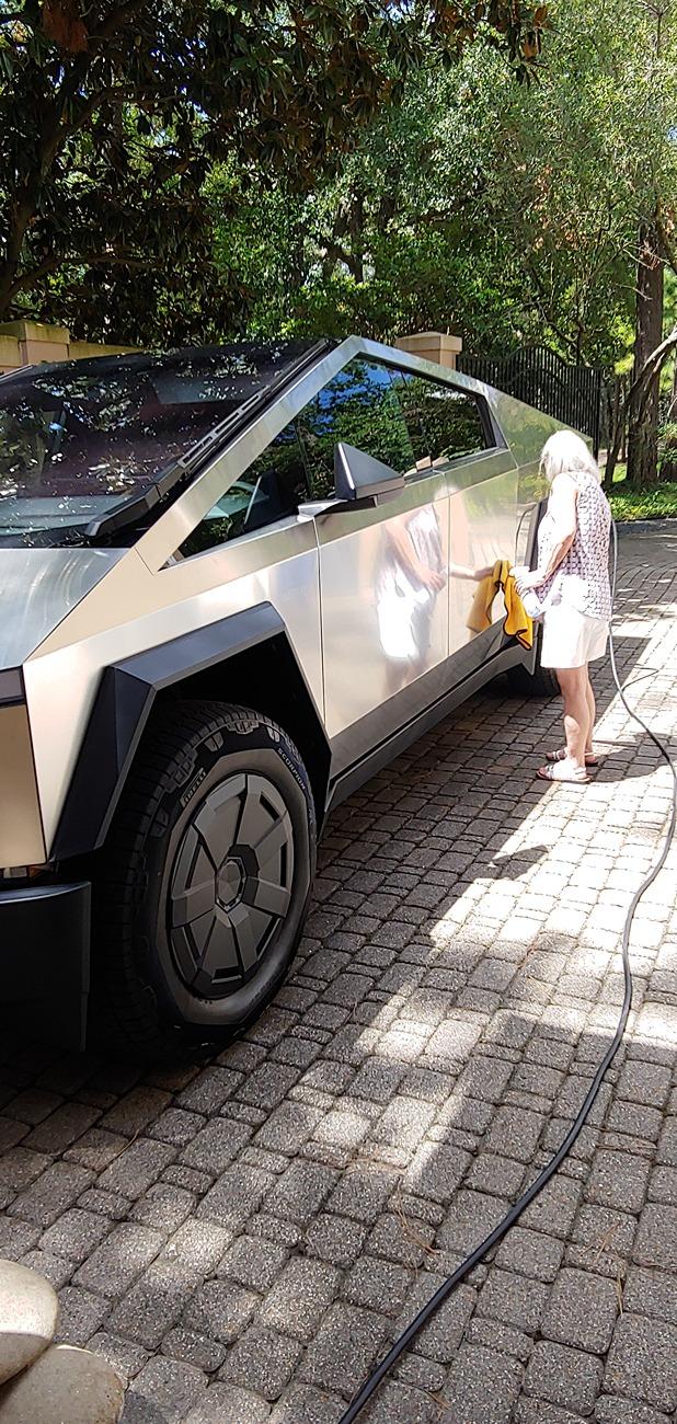 Tesla Cybertruck Where da all season tires at? 20240816_120557