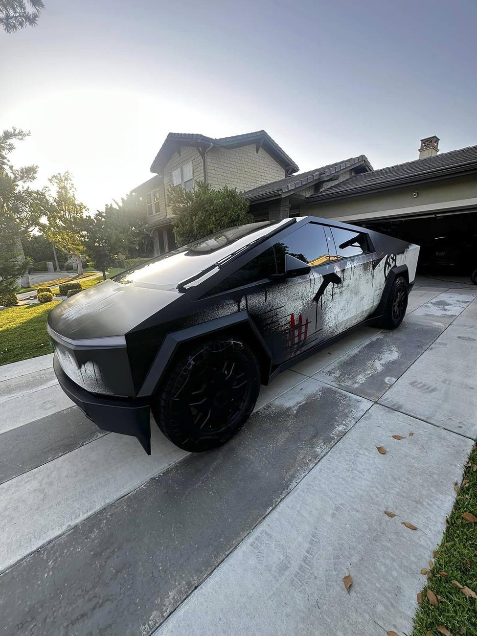 Tesla Cybertruck Cool Spray Paint Wrap on Cybertruck spray paint wrap3