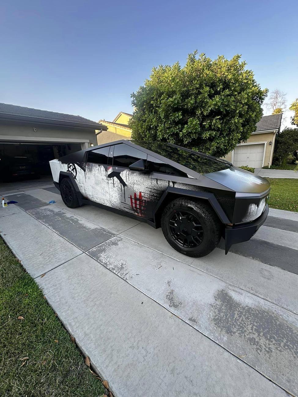 Tesla Cybertruck Cool Spray Paint Wrap on Cybertruck spray paint wrap2