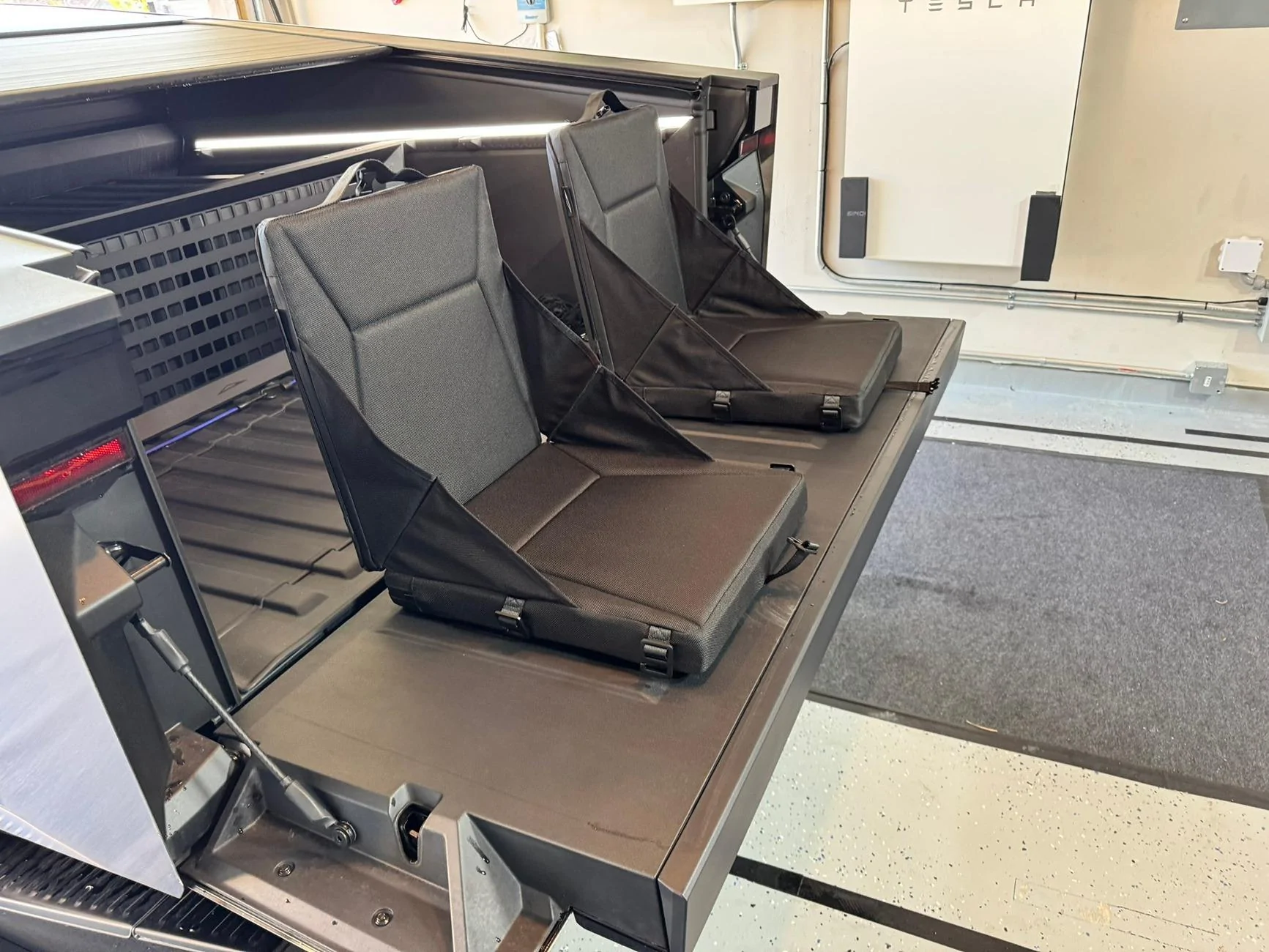 Tesla Cybertruck Cybertruck Jumpseats received -- first photos & impressions jumpseats cybertruck 2