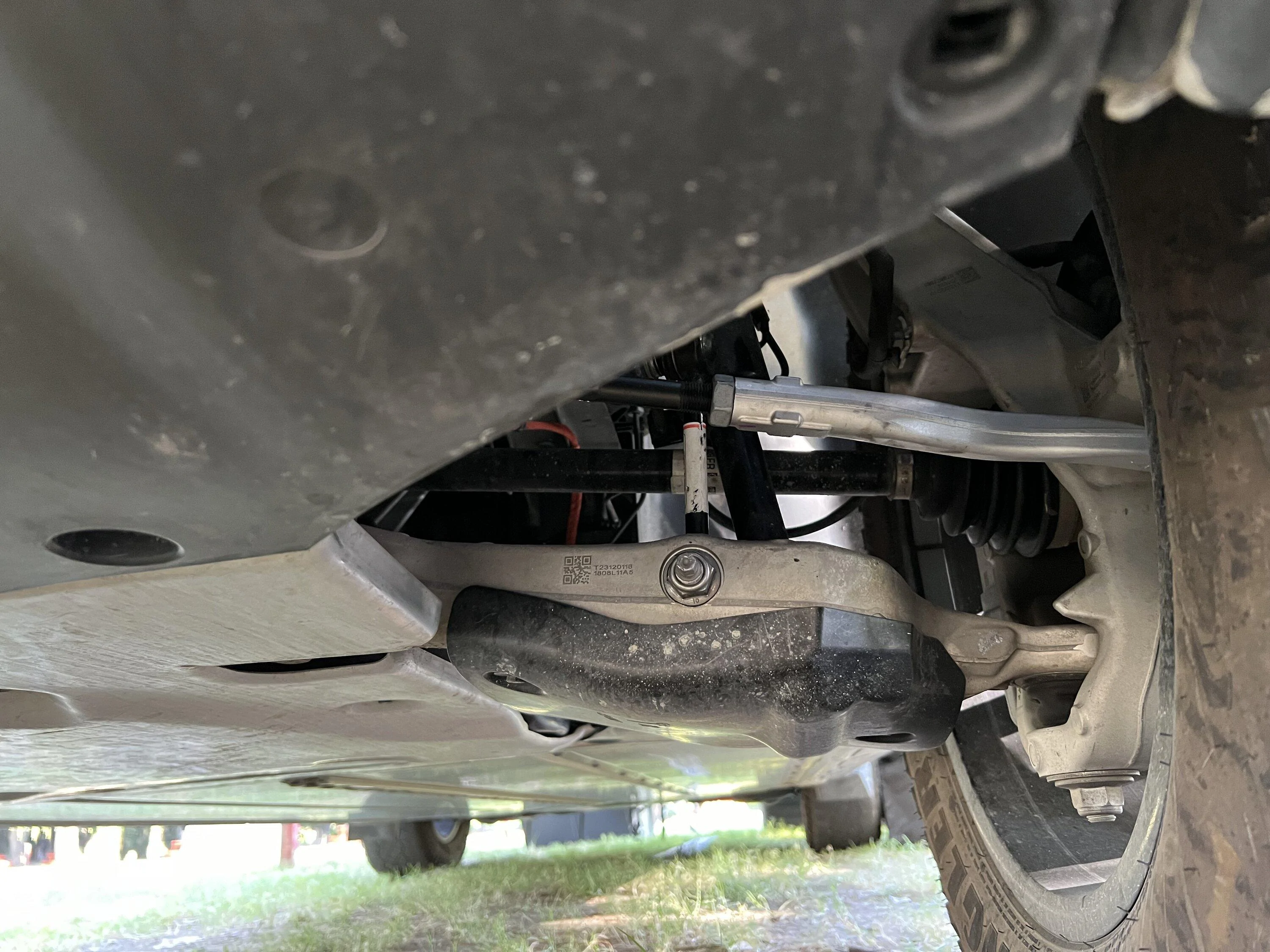 Tesla Cybertruck Alignment issue, need help IMG_6145