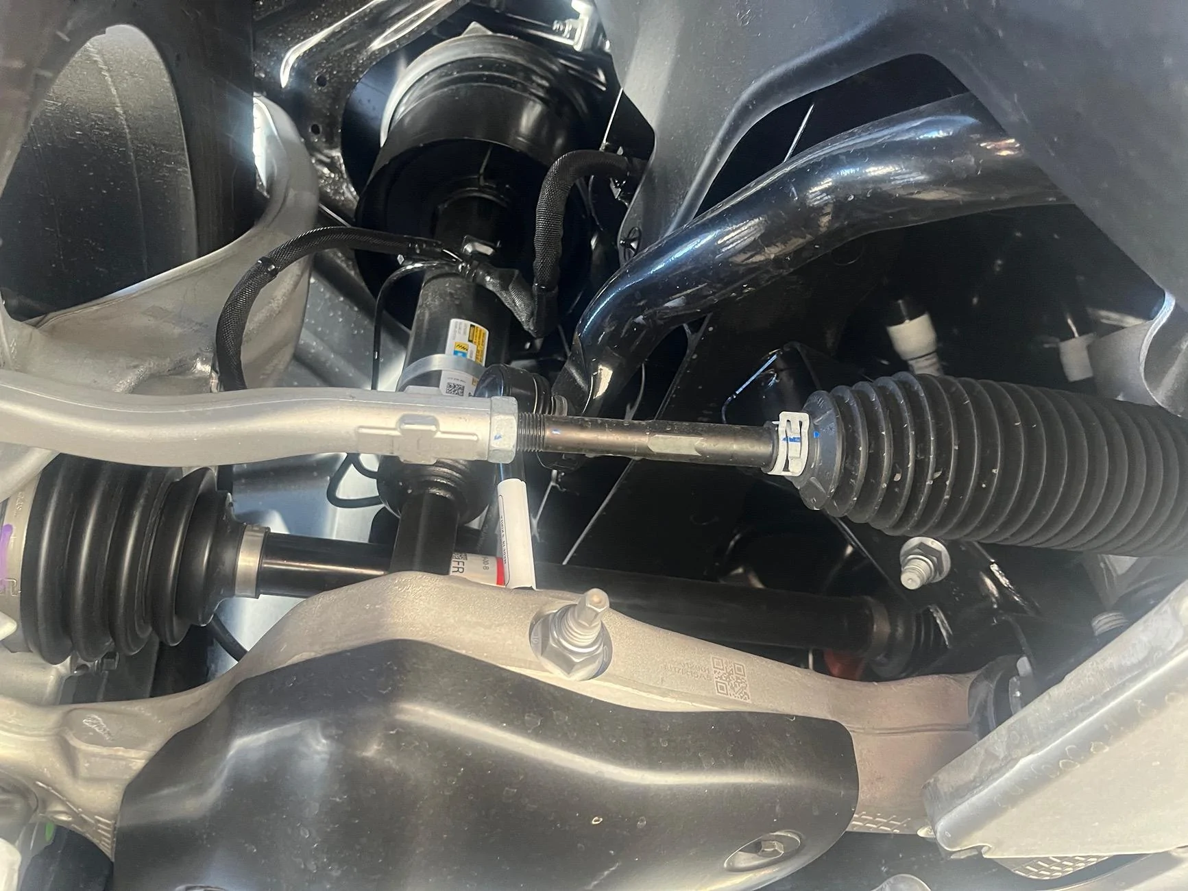 Tesla Cybertruck Alignment issue, need help IMG_6144