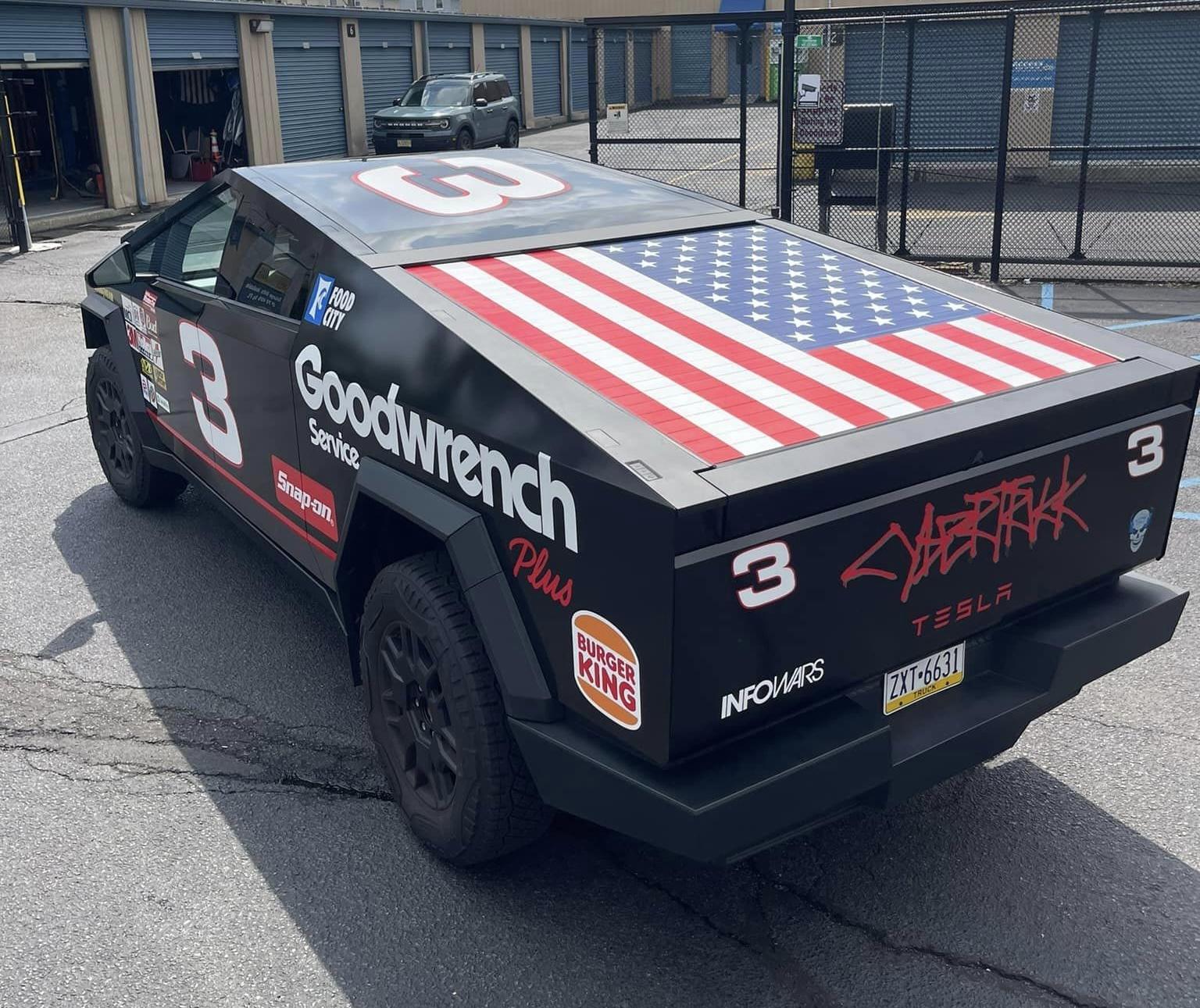 Tesla Cybertruck CUSTOM GRAPHICS / DESIGN / THEME Vinyl Wrap & PPF Cybertruck -- Photos & Videos 455615390_2792098890954095_6714758800754894222_n (1)