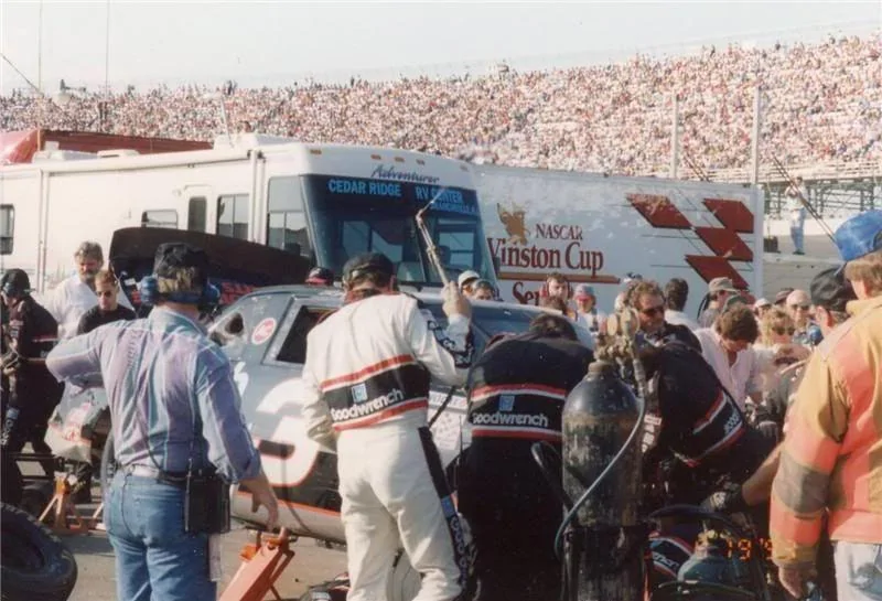 Tesla Cybertruck Dale Earnhardt race car livery tribute Cybertruck 456233197_8898646270168589_2319395491606090636_n