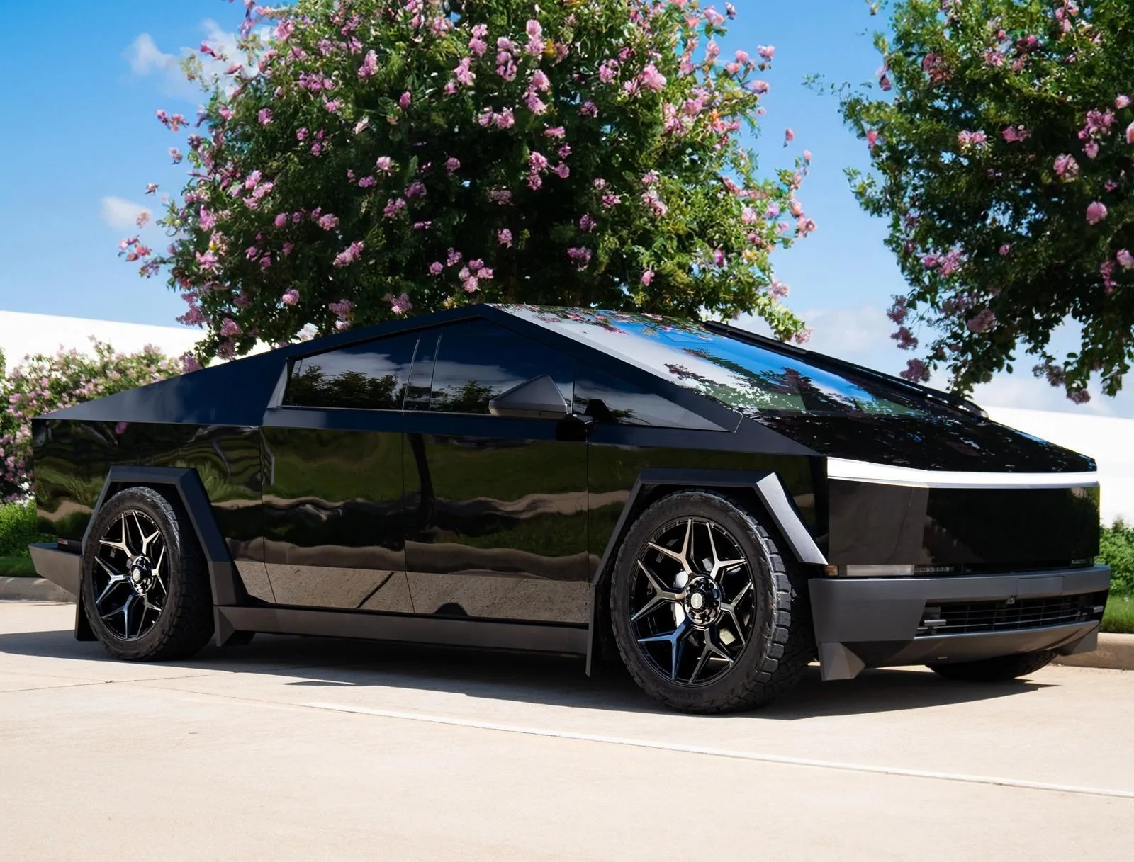 Tesla Cybertruck Gloss Black Cybertruck on 24" Wheels (4PLAY) and Nitto Ridge Grappler A/T Tires 295/45R24 4p06-24x10-295x45x24-nitto-tires-evs-motors-03-jpg
