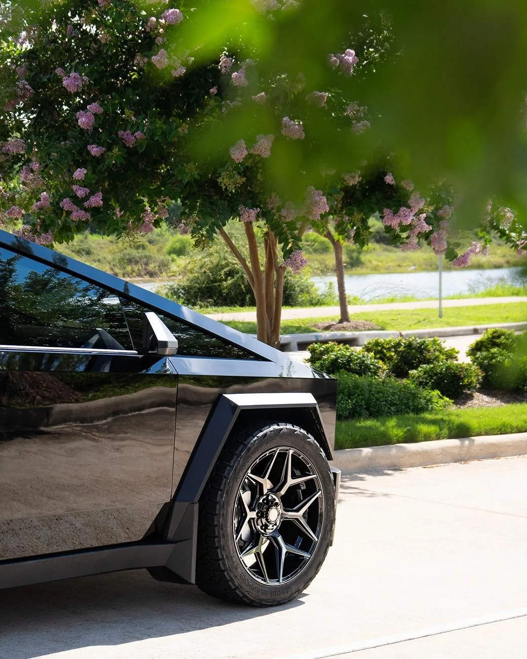 Tesla Cybertruck Gloss Black Cybertruck on 24" Wheels (4PLAY) and Nitto Ridge Grappler A/T Tires 295/45R24 4p06-24x10-295x45x24-nitto-tires-evs-motors-02-jpg