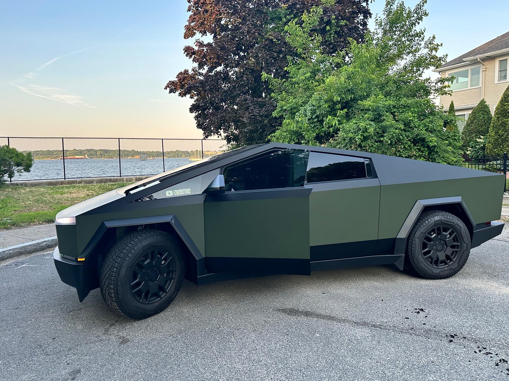 Tesla Cybertruck Post your best wrap photos! IMG_2192