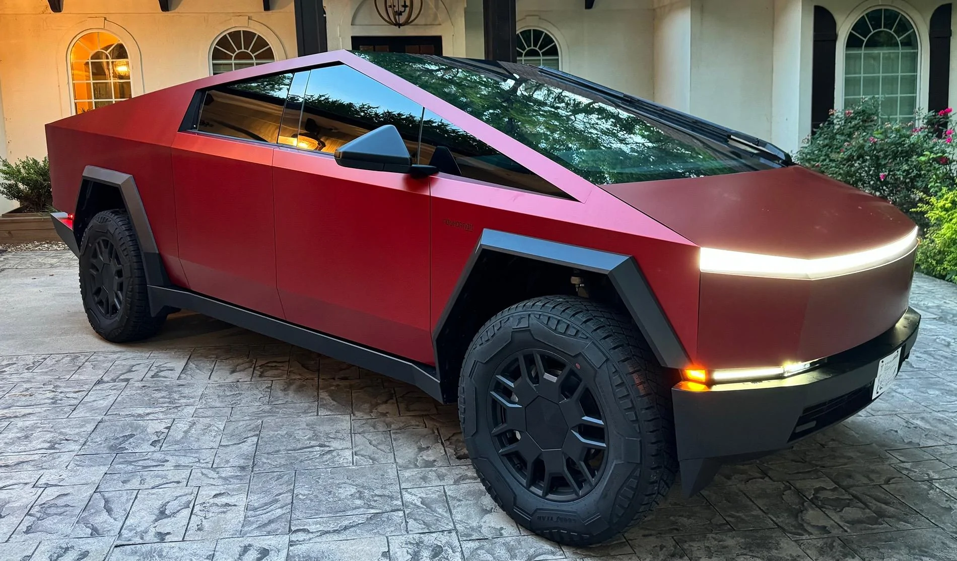 Tesla Cybertruck Post your best wrap photos! IMG_6300