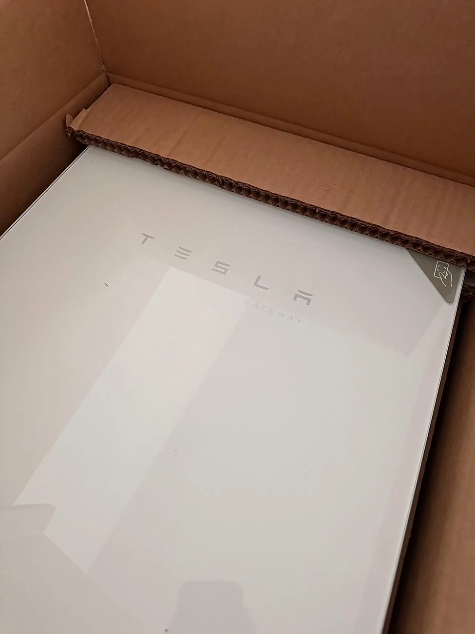 Tesla Cybertruck Received gateway w/ out contract IMG_4971