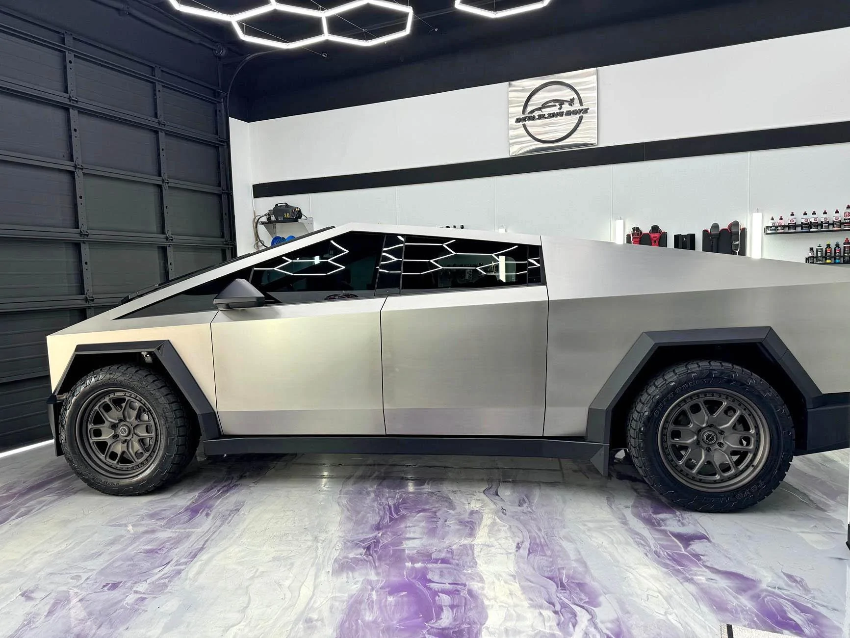 Tesla Cybertruck 22" Inch 3-piece Brixton Forged wheels + Toyo Open Country A/T III Tires installed on Cyberbeast Cybertruck Brixton Forged 22%22 Inch 3-piece wheels + Toyo Open Country A:T III Tires 2