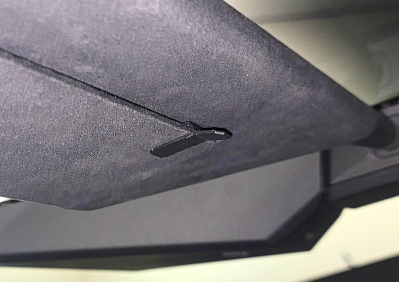 Tesla Cybertruck Sun Visor Extender Flip / Grab Tab (3D print) 20240822_084409