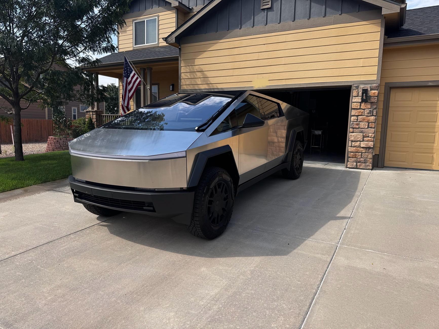Tesla Cybertruck Cyberbeast waiting room ⏳ IMG_2353