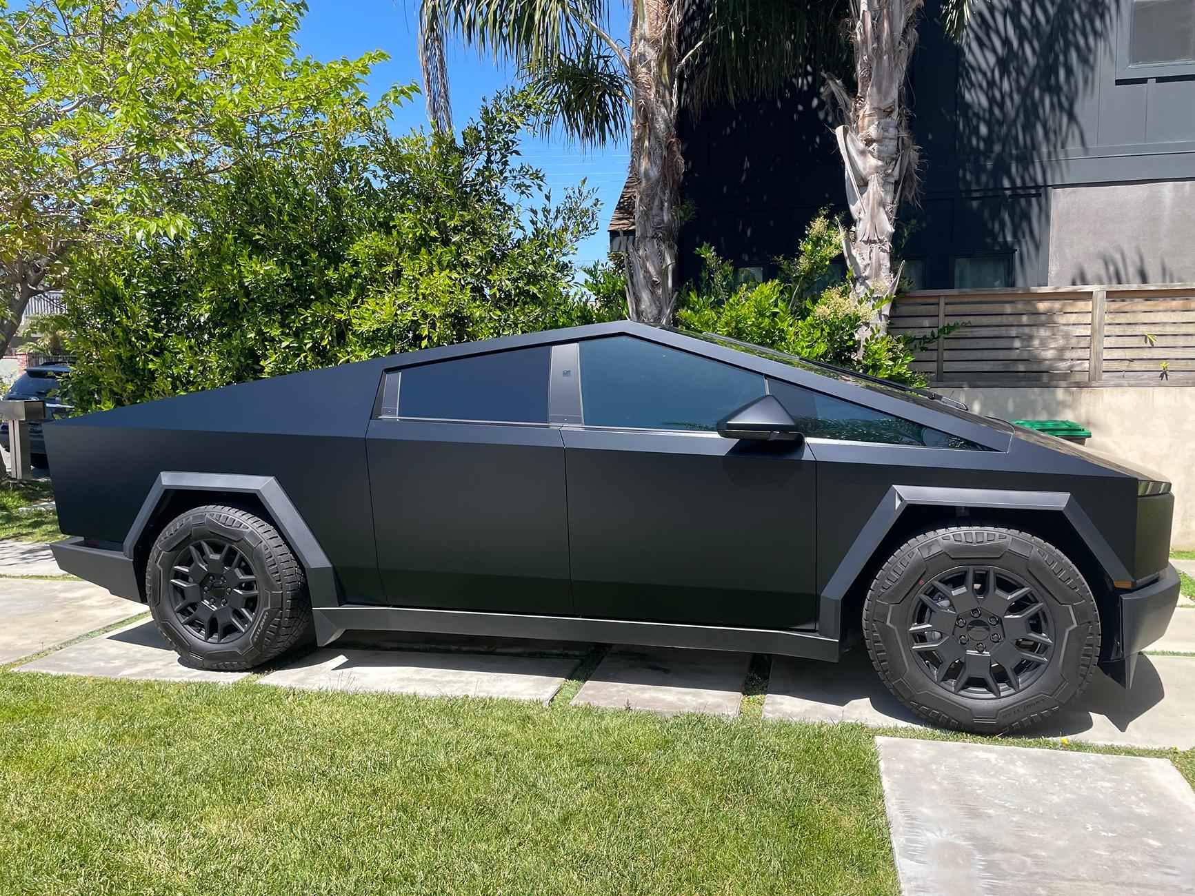 Tesla Cybertruck Post your best wrap photos! IMG_0393