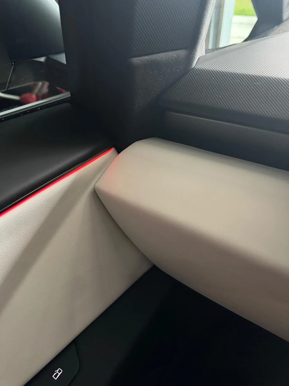 Tesla Cybertruck Front Dashboard Ambient Light stopped working after latest update IMG_8163