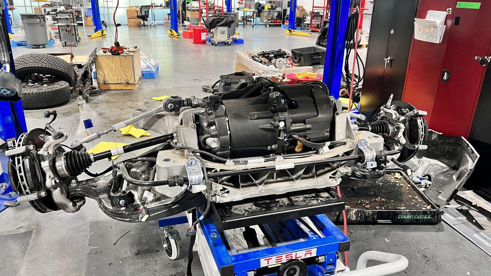 Tesla Cybertruck Possible to install the Cyberbeast rear drive unit in a dual motor CT? GUID-C9D748EB-22A5-4260-8C83-E22FCFE35F17-online-en-US