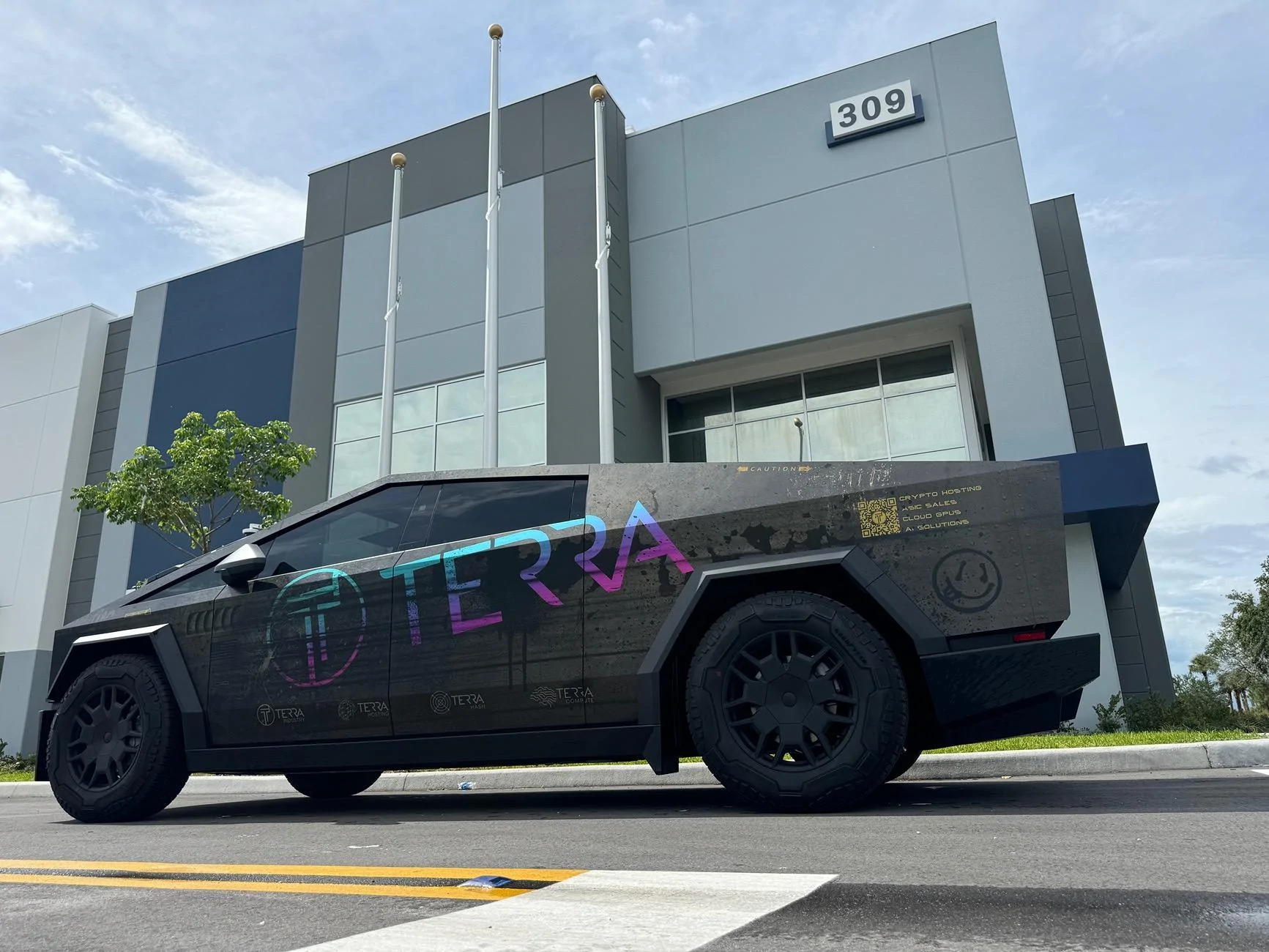 Tesla Cybertruck Post your best wrap photos! IMG_5324