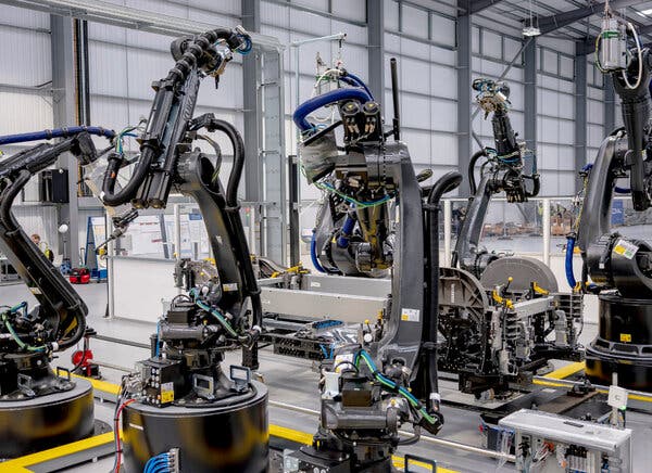Tesla Cybertruck Arrival Developing Electric Vehicles Without Assembly Line 00arrival-01-articleLarge-v3