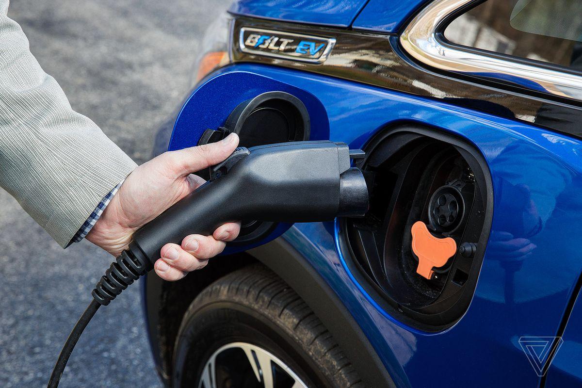 Tesla Cybertruck General Motors has a solution for our crappy EV charging infrastructure akrales_170405_1582_0603.0.0