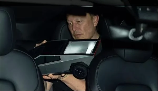 Tesla Cybertruck Elon Musk Dines with SNL Team and Pays Particular Attention to Scale Cybertruck 0_37642418-6d67-4b1d-959f-6577cc696c7c_600x600