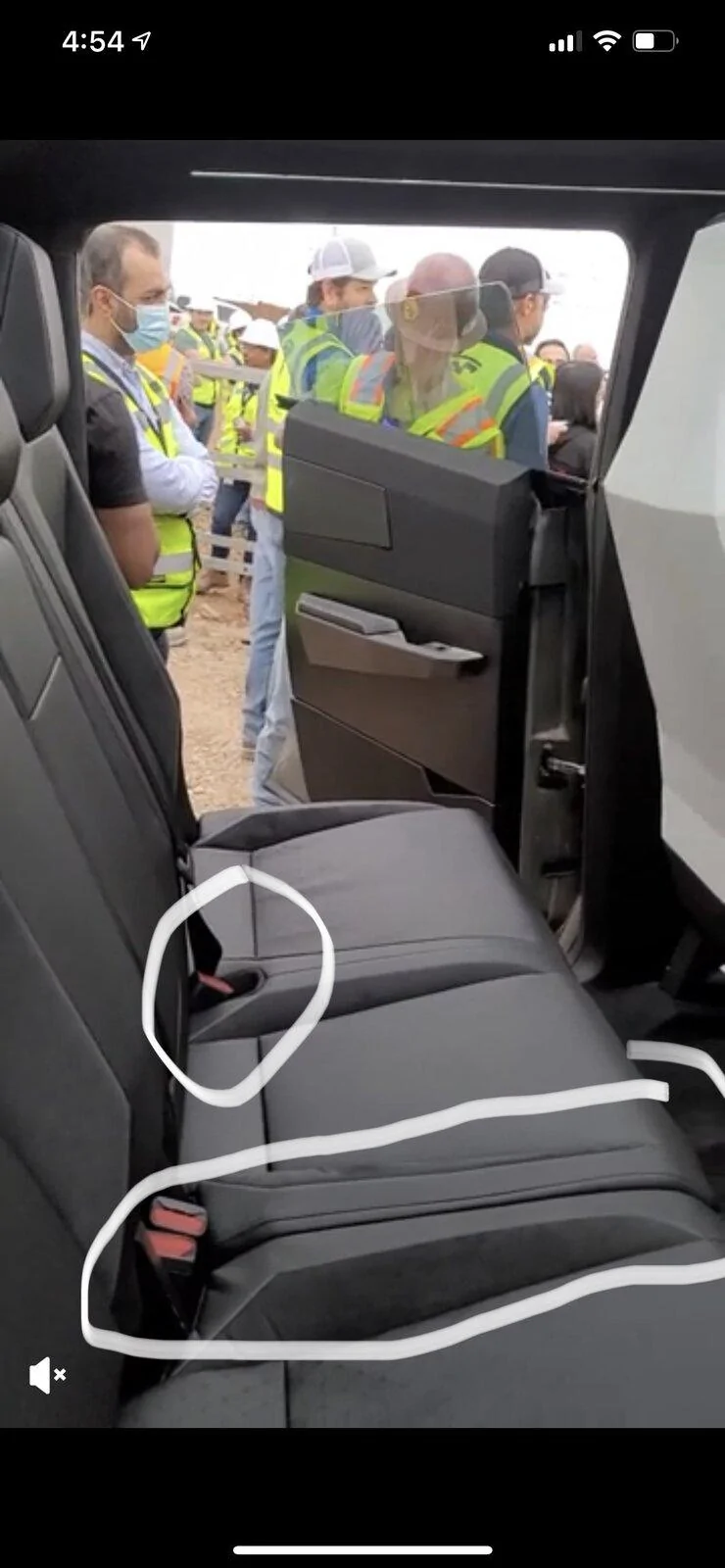 Tesla Cybertruck Folding rear seats, other interior features? DAA9C42B-87DB-4DF3-8D5A-8FF96D3F9407
