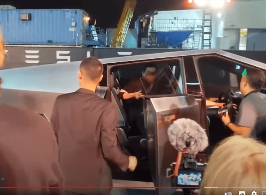 Tesla Cybertruck Folding rear seats, other interior features? 1620396119577