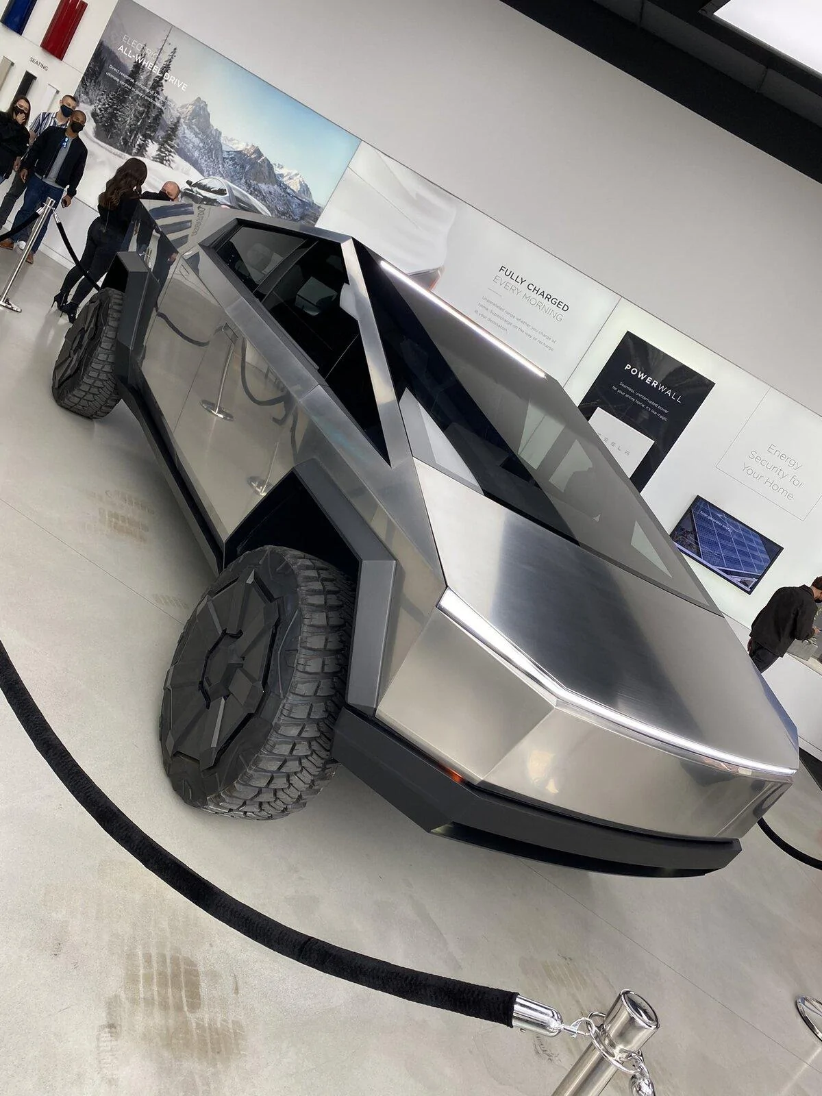Tesla Cybertruck Cybertruck Spotted in NYC! [Street Video Added] E00AisJWUAQrFRd