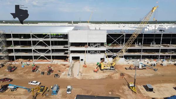 Tesla Cybertruck Tesla Giga Texas on Track to Launch Production & Deliveries this Year 15_92766839-a894-4a8b-97fc-1b6474fcbf76_600x600