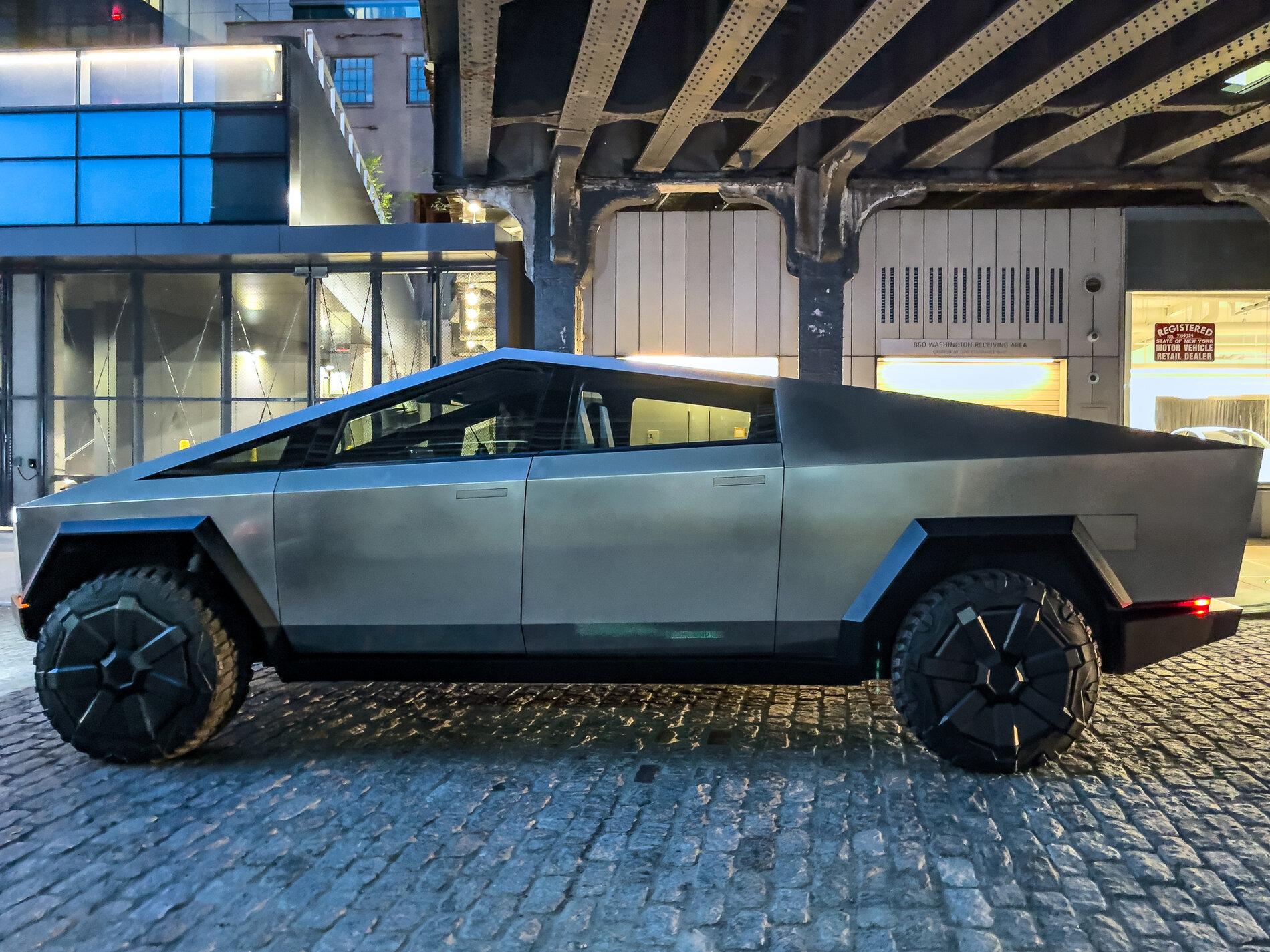 Tesla Cybertruck Cybertruck Spotted in NYC! [Street Video Added] 1620477525869