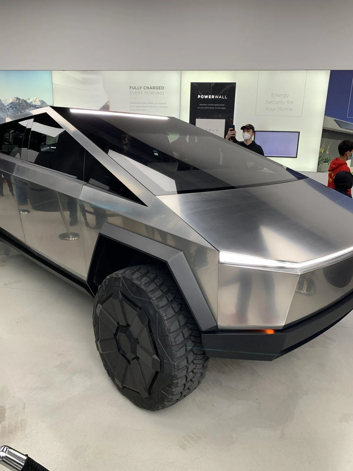 Tesla Cybertruck Cybertruck Spotted in NYC! [Street Video Added] A21713C1-C152-470F-9102-1851F8965F4F