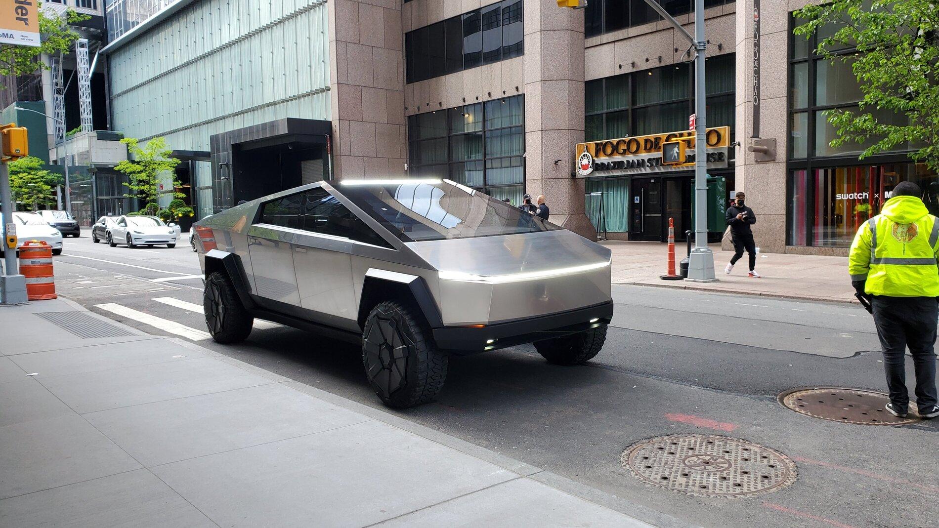 Tesla Cybertruck Cybertruck Spotted in NYC! [Street Video Added] e1i6nmfviaaodeg-jpe
