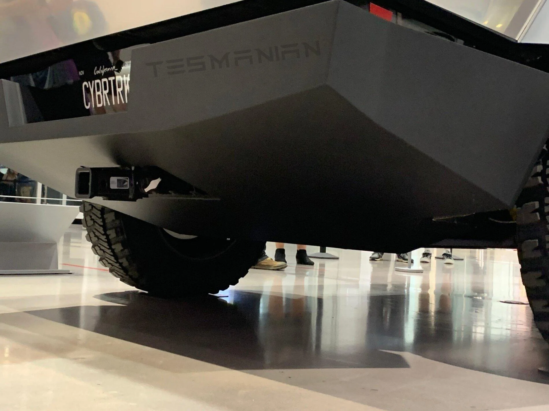 Tesla Cybertruck Hitch? Tesla-Cybertruck-Petersen-Automotive-Museum-Underbody