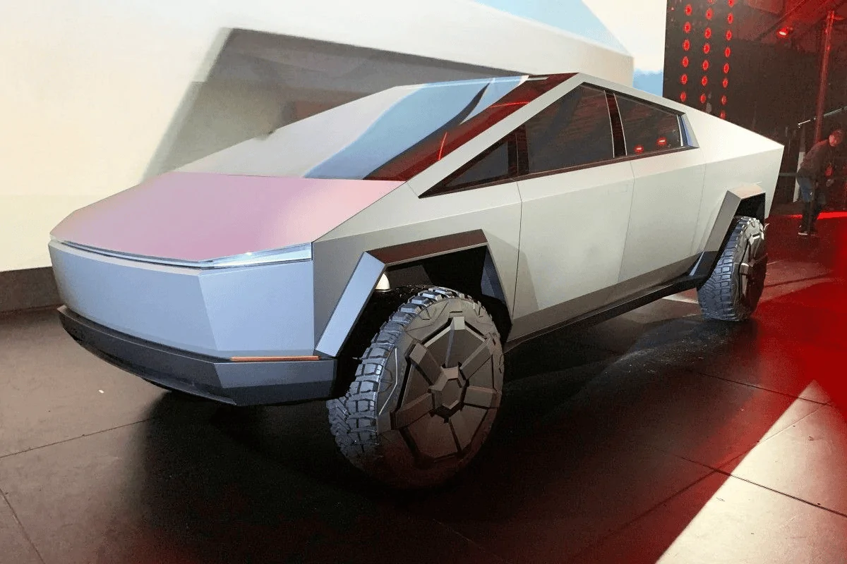 Tesla Cybertruck Cybertruck UI patent hints at 610 mile range, eye tracking mirror adjustments, 20" suspension travel 1622728977573