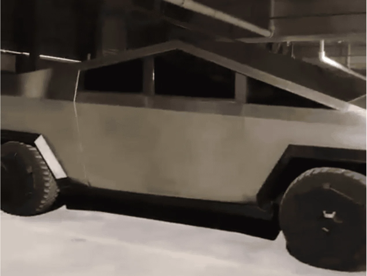 Tesla Cybertruck A shorter CT 1624458474658