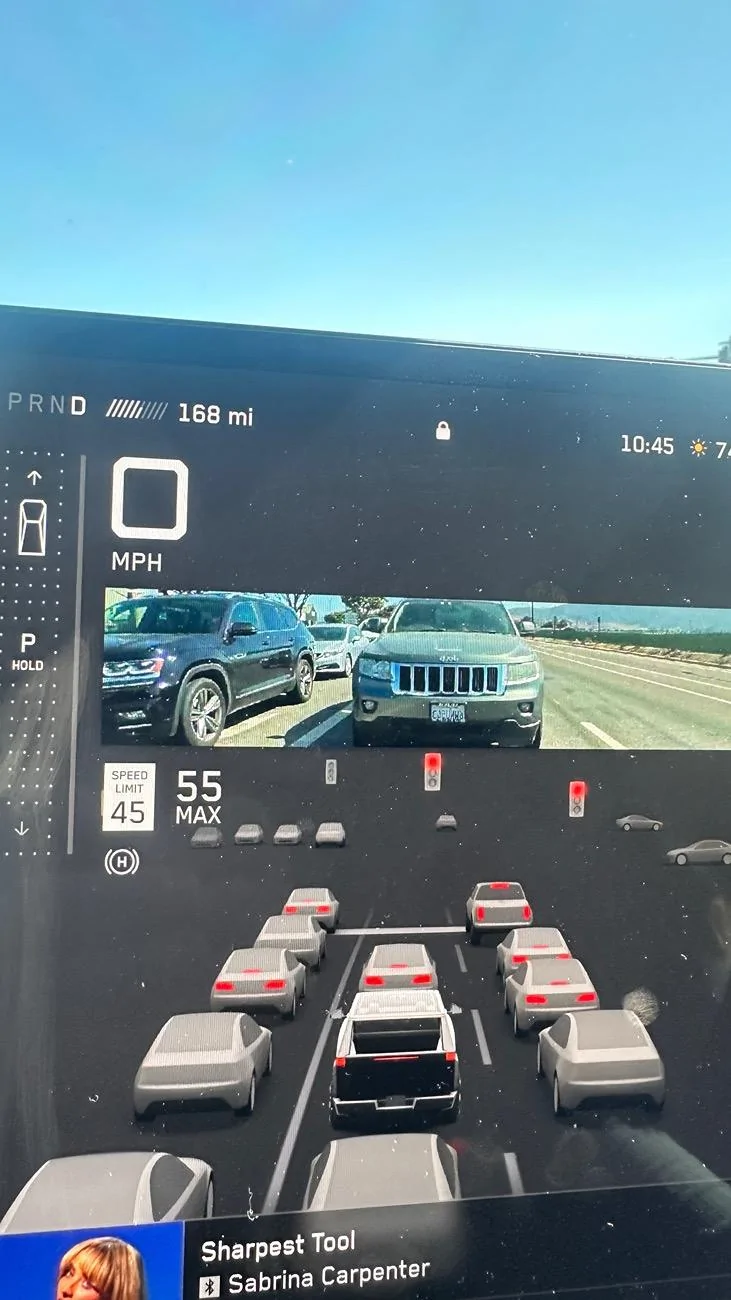 Tesla Cybertruck Is this MAX SPEED icon new? IMG_5403