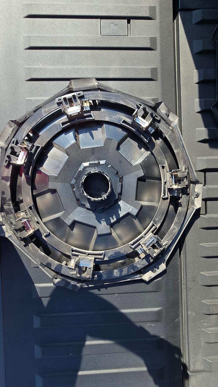 Tesla Cybertruck Cyber Wheel Cover Falls Off While Driving 20240825_170205