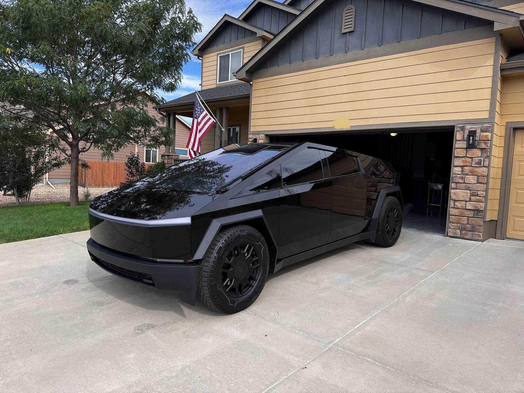 Tesla Cybertruck Cyberbeast waiting room ⏳ IMG_2371