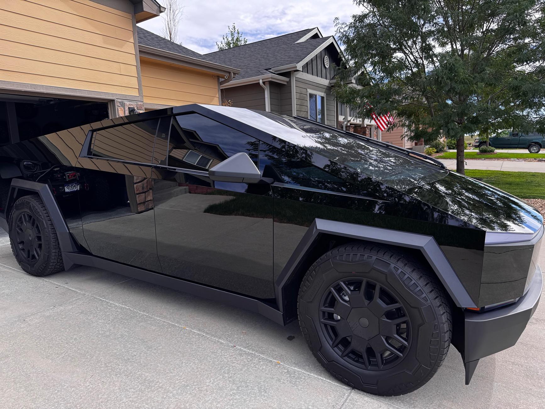 Tesla Cybertruck Cyberbeast waiting room ⏳ IMG_2373