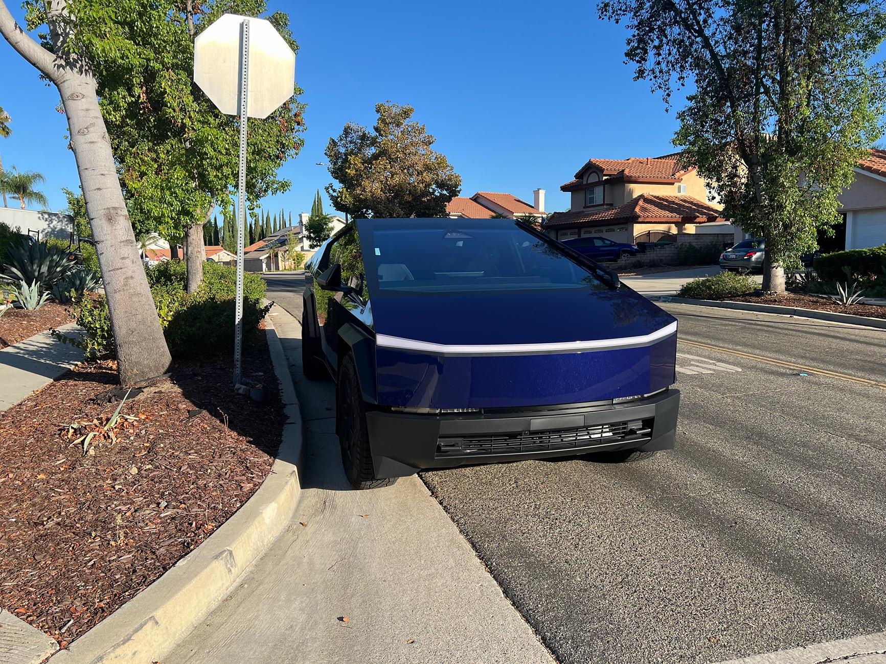 Tesla Cybertruck Let’s see your wheels/Tires and wraps IMG_6941