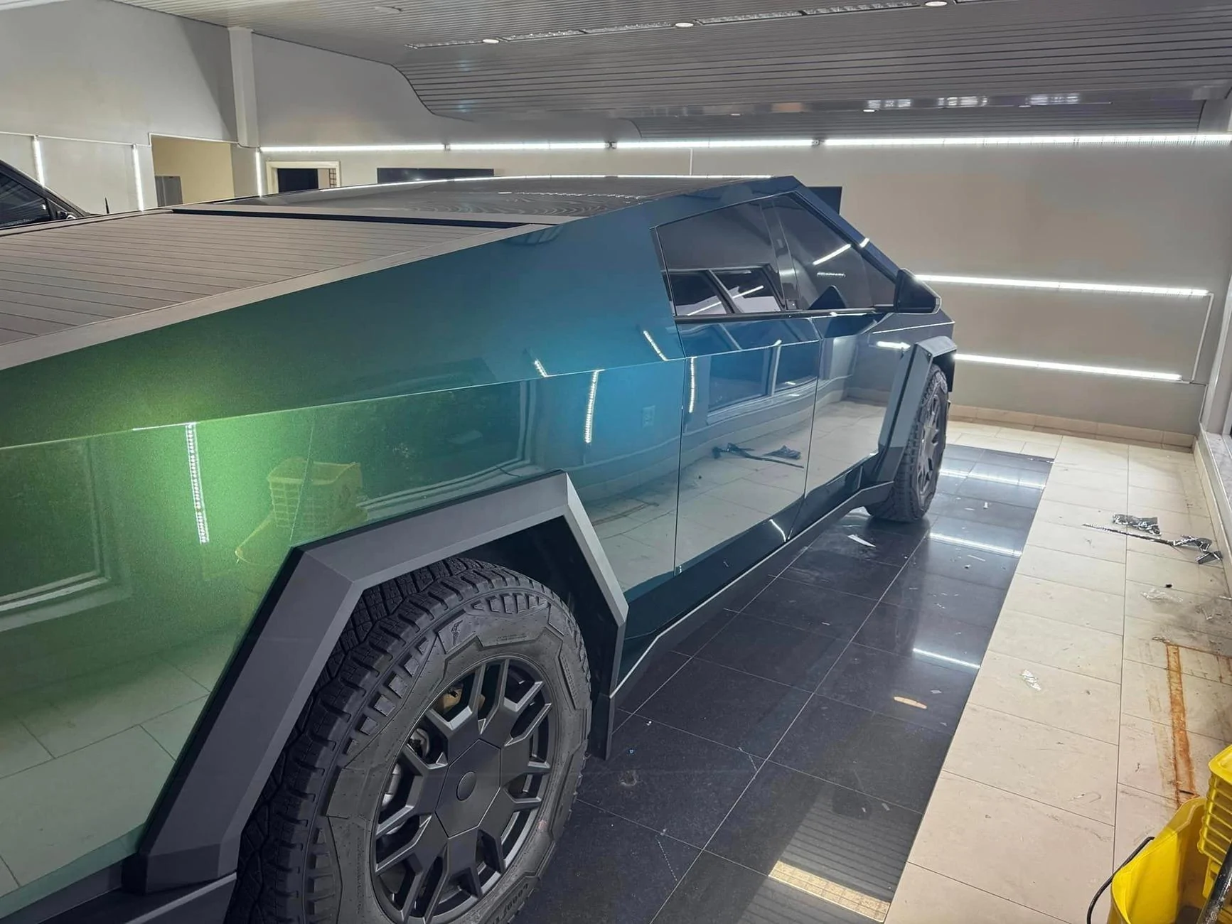 Tesla Cybertruck GREEN Vinyl Wrap & PPF Cybertruck -- Photos & Videos PurePPF Gloss Green & Gold Wrap Cybertruck 3