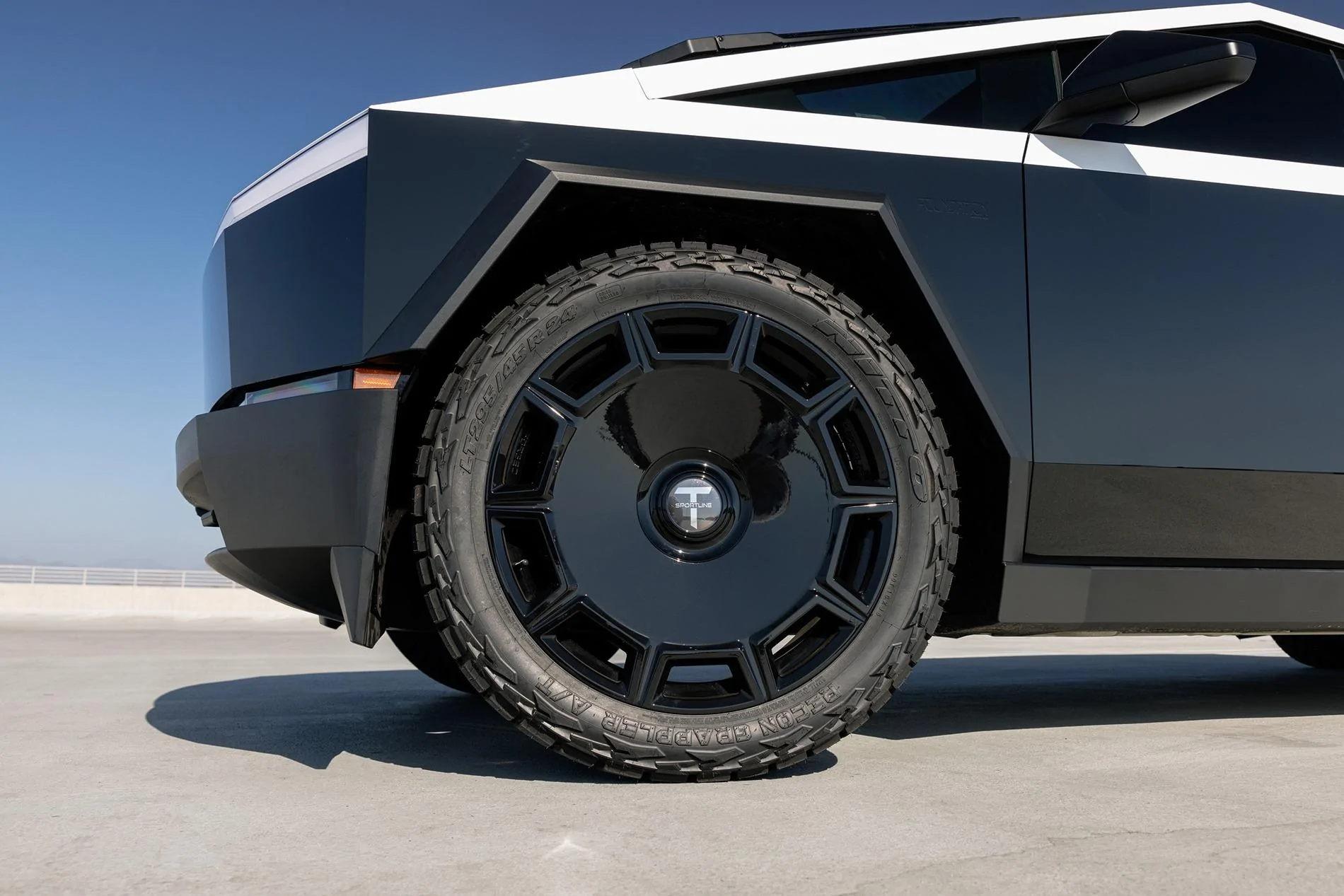 Tesla Cybertruck TWO-TONE / DUAL-TONE / MULTIPLE COLORS Vinyl Wrap & PPF Cybertruck -- Photos & Videos TMaxx Two Tone Hyper White x Hyper Black PPF Cybertruck with our Gloss Black 24%22 CT10 wheel