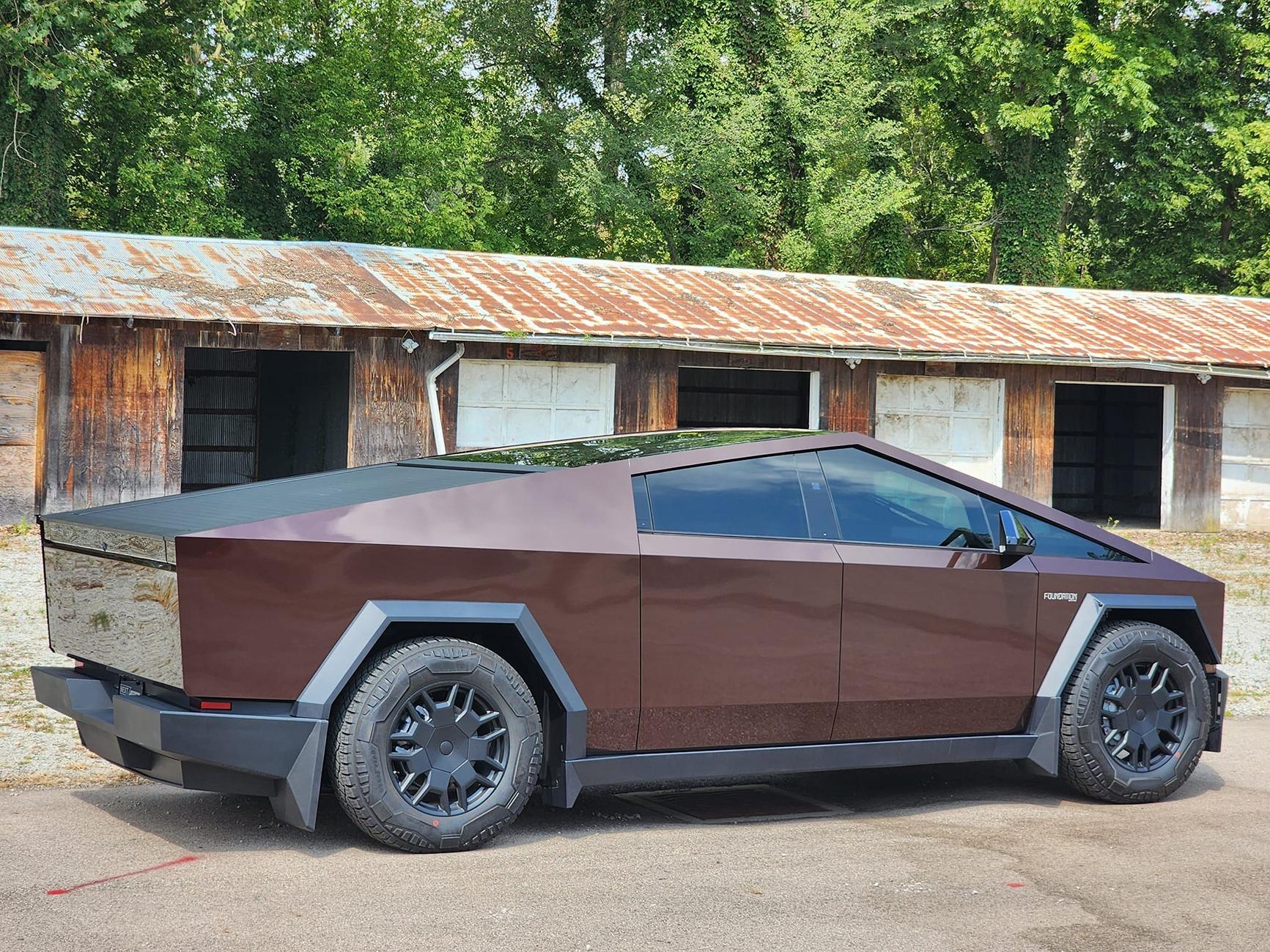 Tesla Cybertruck UPPF Mahogany (PPF Wrap) Cybertruck UPPF Mahogany (PPF Wrap) 4