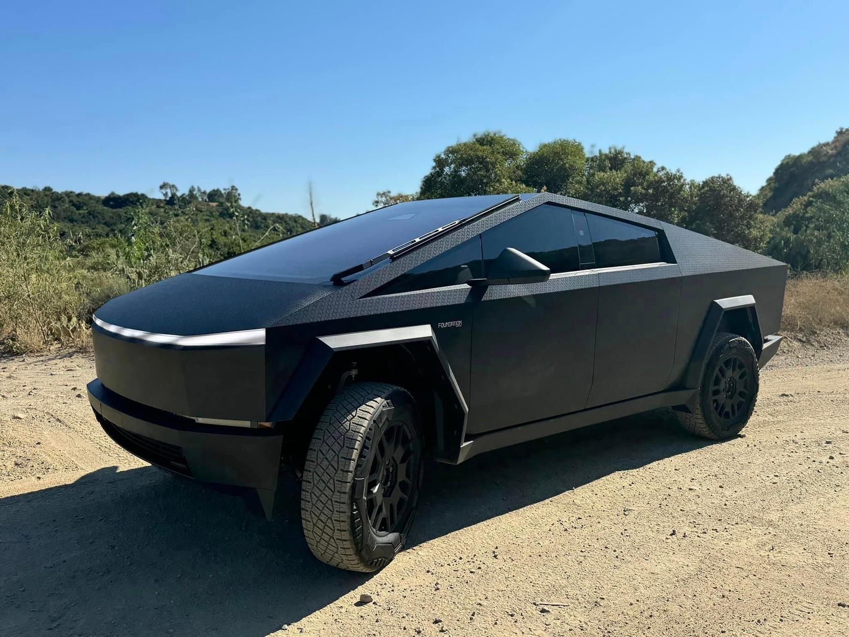 Tesla Cybertruck Black HONEYCOMB Wrap black-honeycomb-vinyl-wrap-cybertruck-wrap-3-