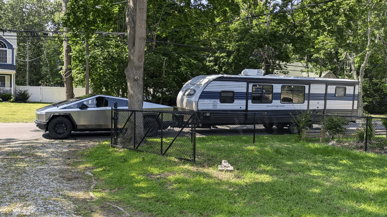 Tesla Cybertruck Daily random Cybertruck photos thread - Post Yours! 📸 🤳 1724798066414-6j