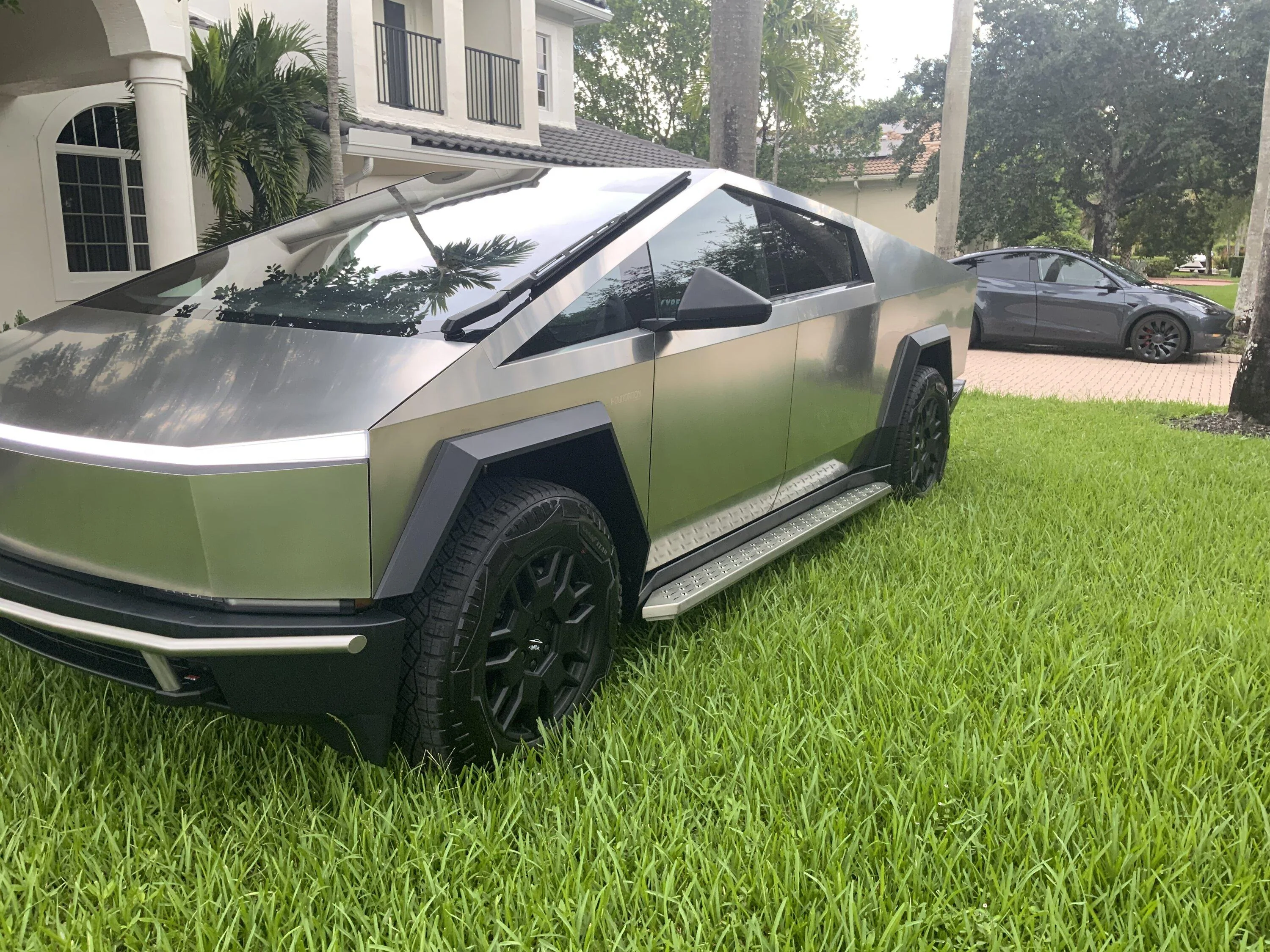 Tesla Cybertruck Show us your Running Boards IMG_1871