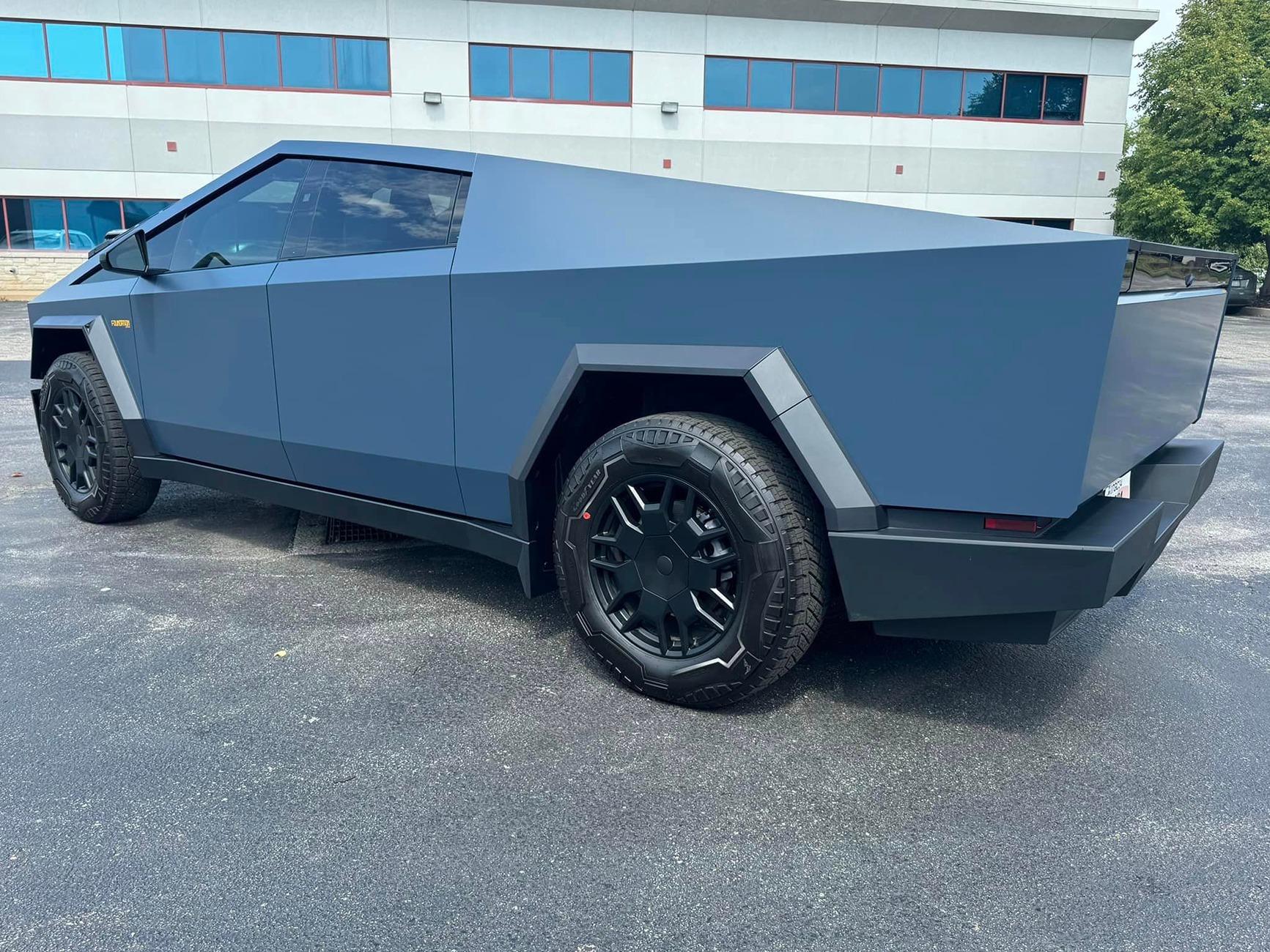 Tesla Cybertruck BLUE / BLURPLE / PURPLE Vinyl Wrap & PPF Cybertruck -- Photos & Videos 456863680_8815459538483127_3834585206728853021_n (1)